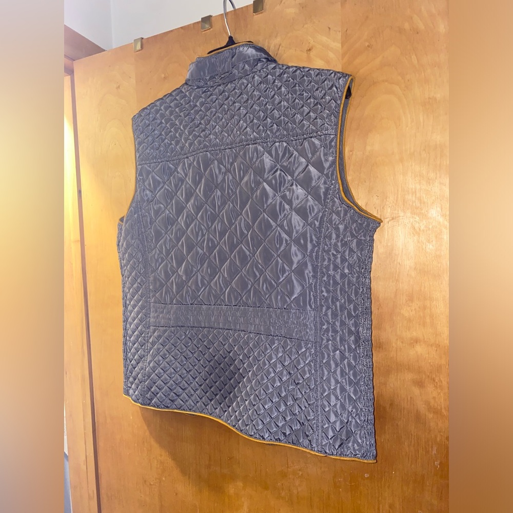 Gray & Mustard Lined Sleeveless Quilted Print Vest - Picture 3 of 5